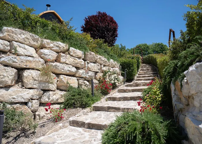 Alloggio per agriturismo Rocca Del Nera *